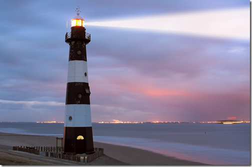 Picture of a lighthouse representing a metaphor for being a beacon in your job search to attract the attention of hiring managers